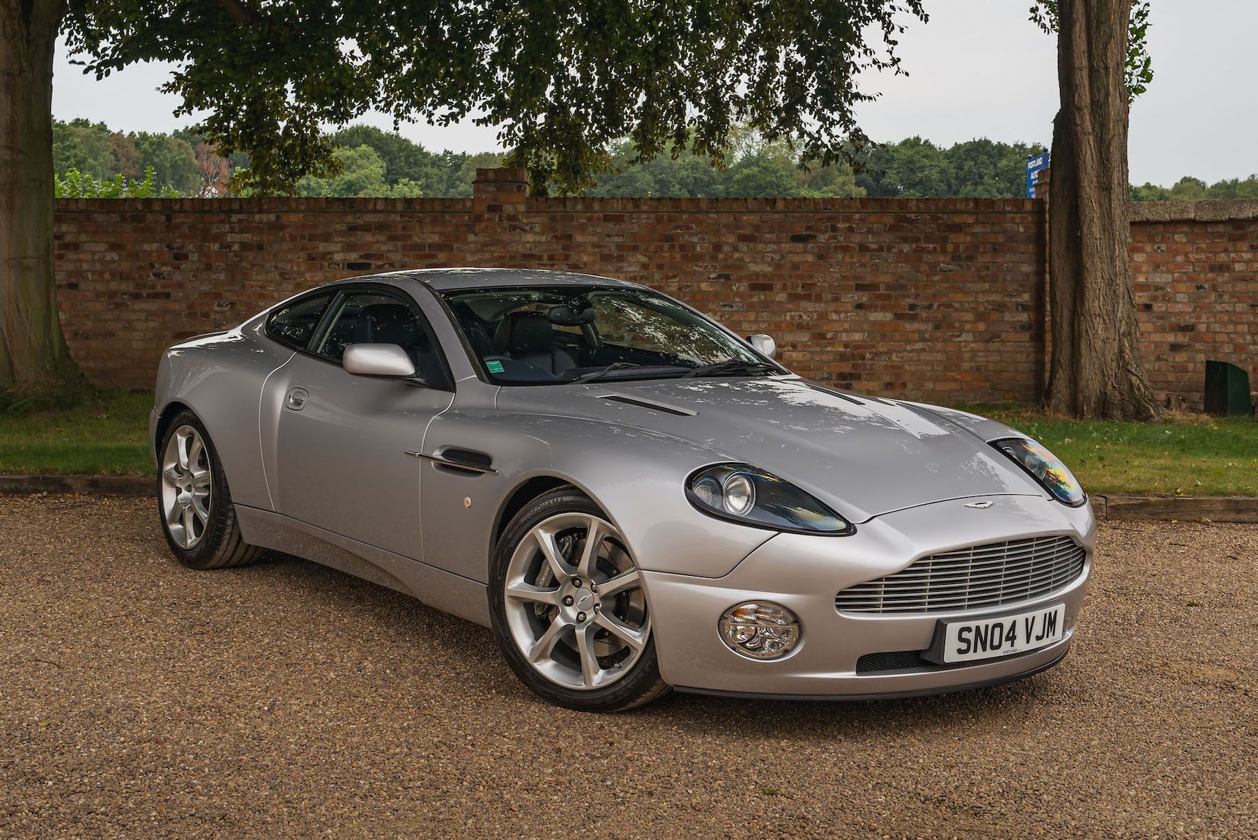 2004 Aston Martin Vanquish V12 Vanquish