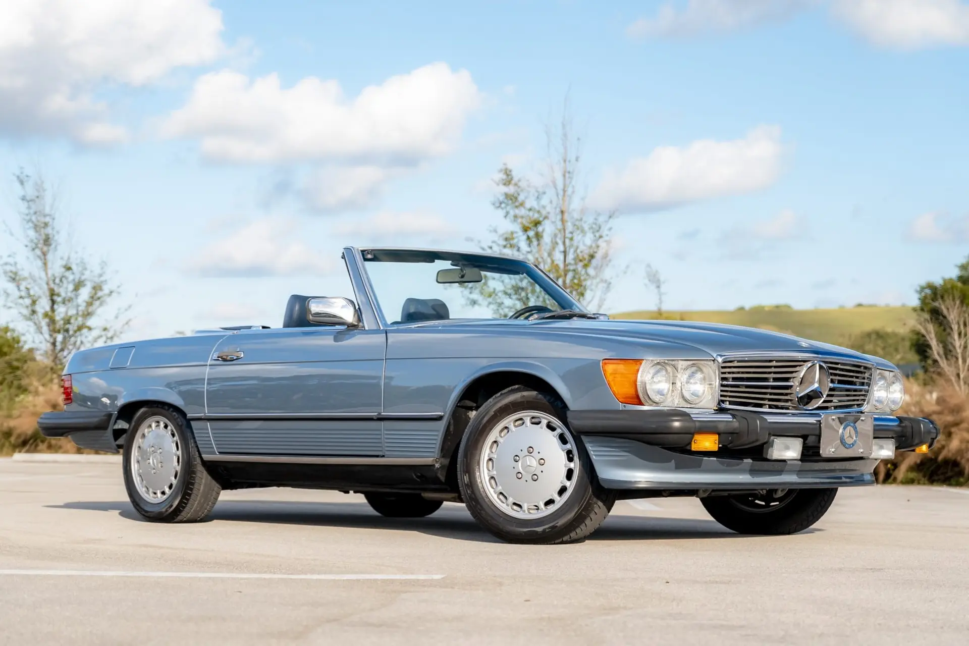 1987 Mercedes-Benz SL-Class 560SL