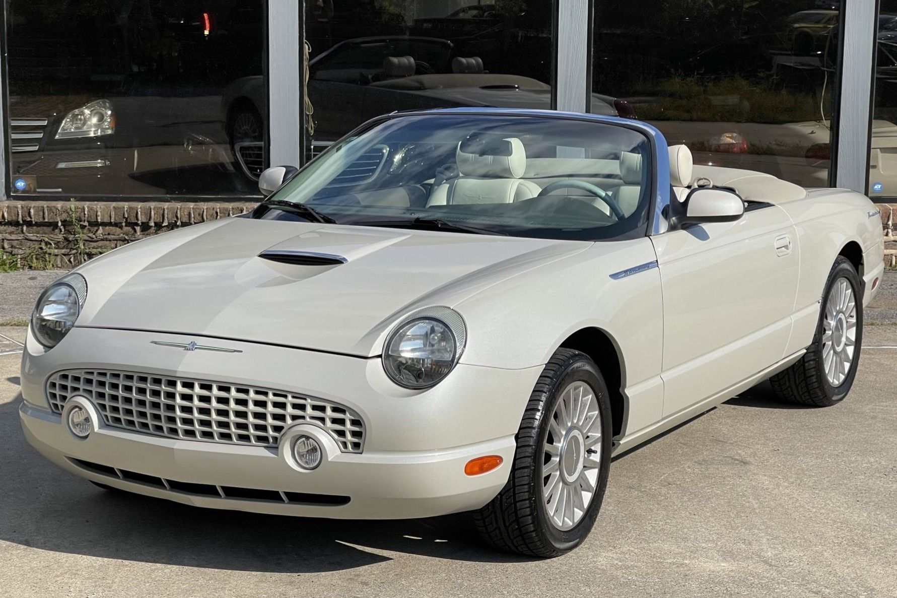 2005 Ford Thunderbird