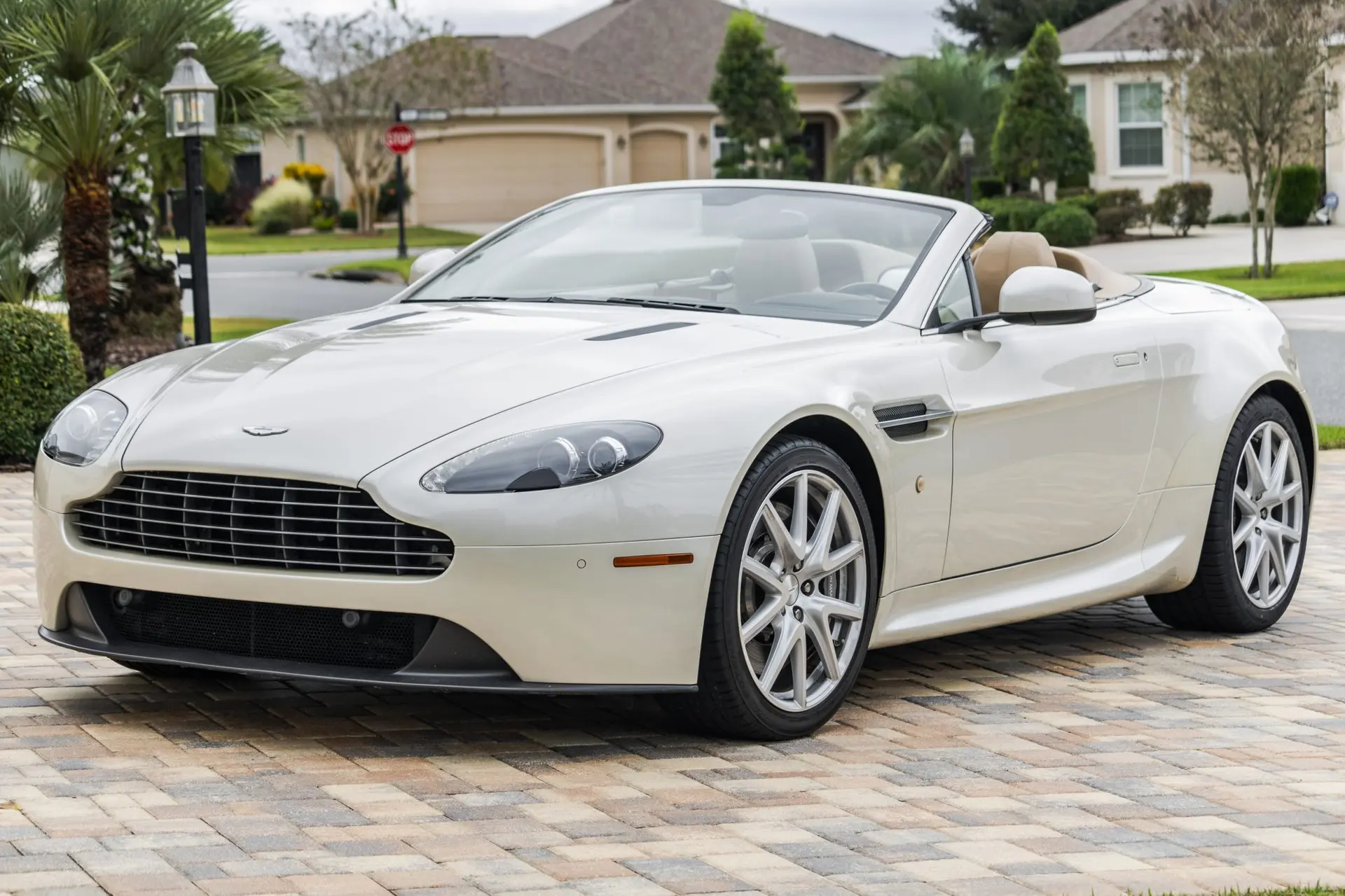 2015 Aston Martin Vantage Vantage 4.7 Roadster