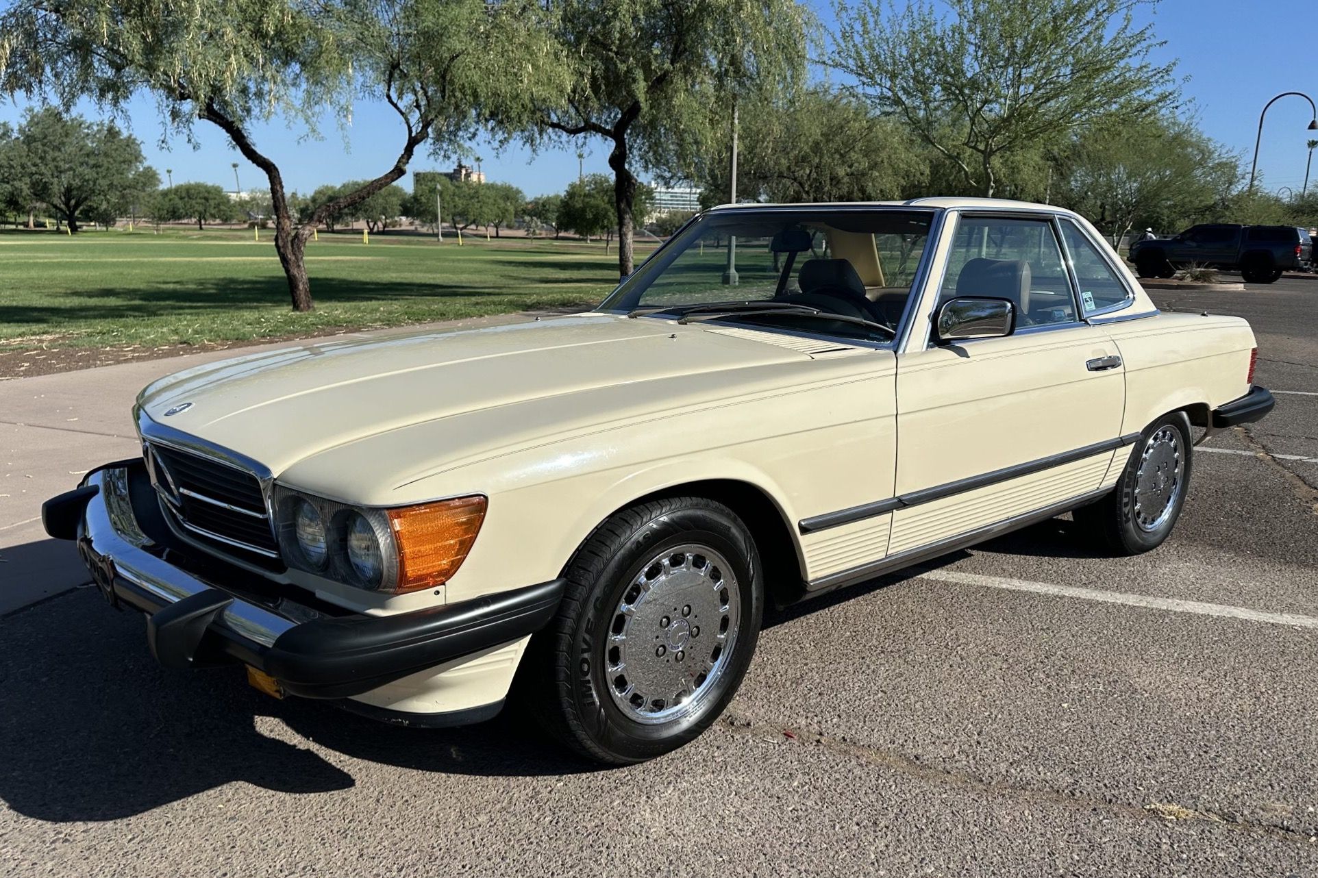 1987 Mercedes-Benz SL-Class 560SL