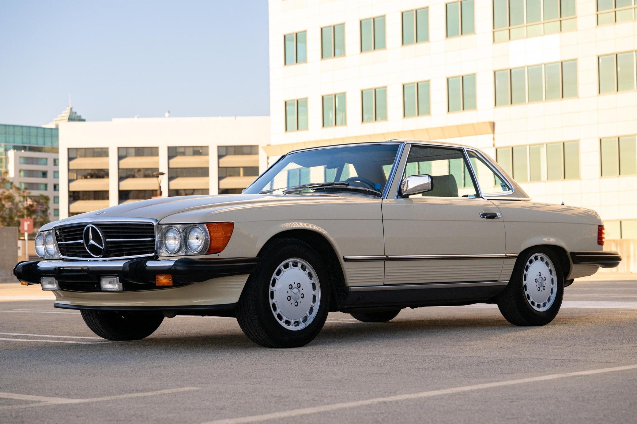 1986 Mercedes-Benz SL-Class 560SL