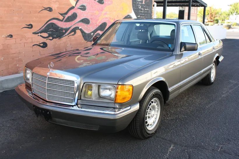 1985 Mercedes-Benz S-Class