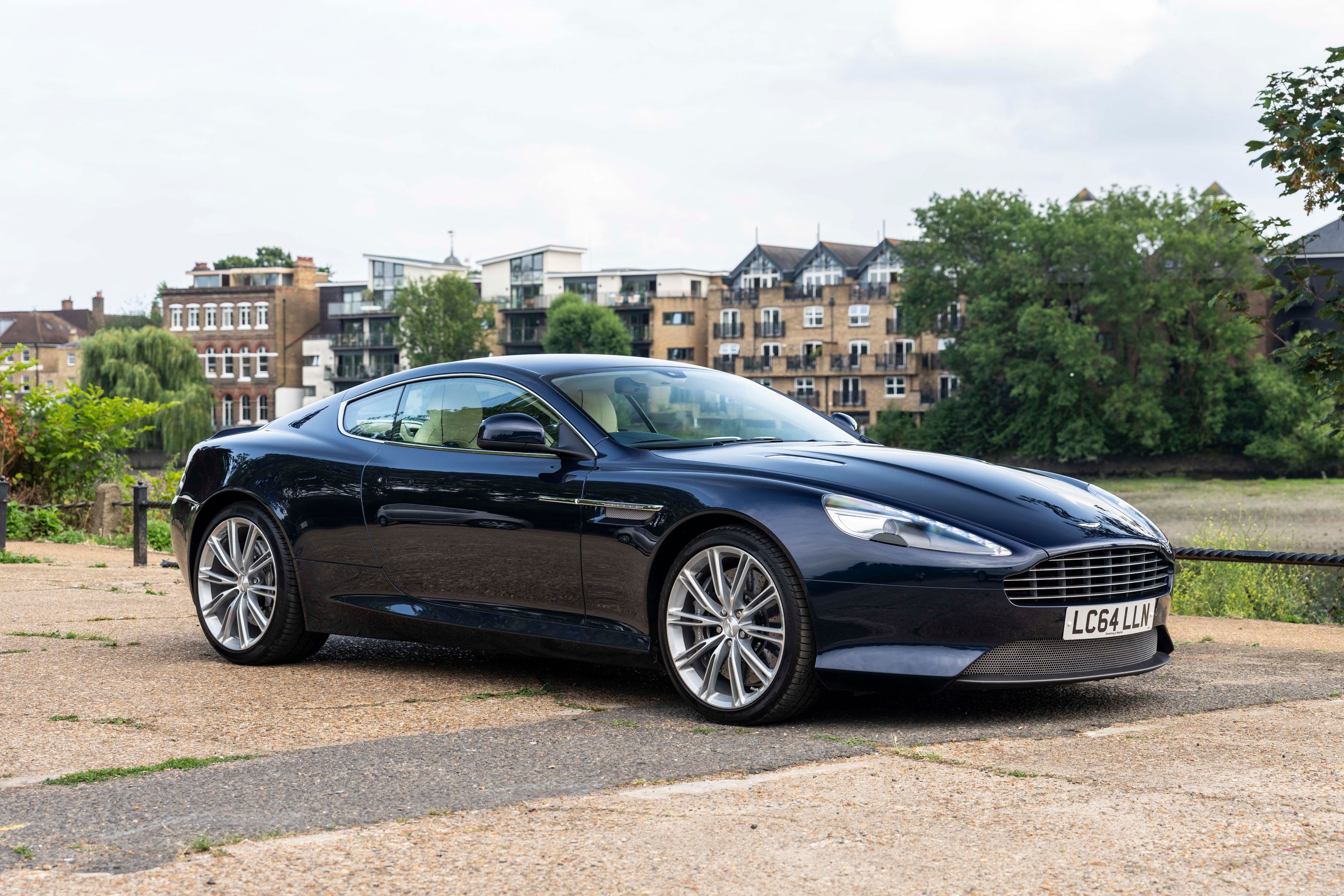 2014 Aston Martin DB9 Coupe