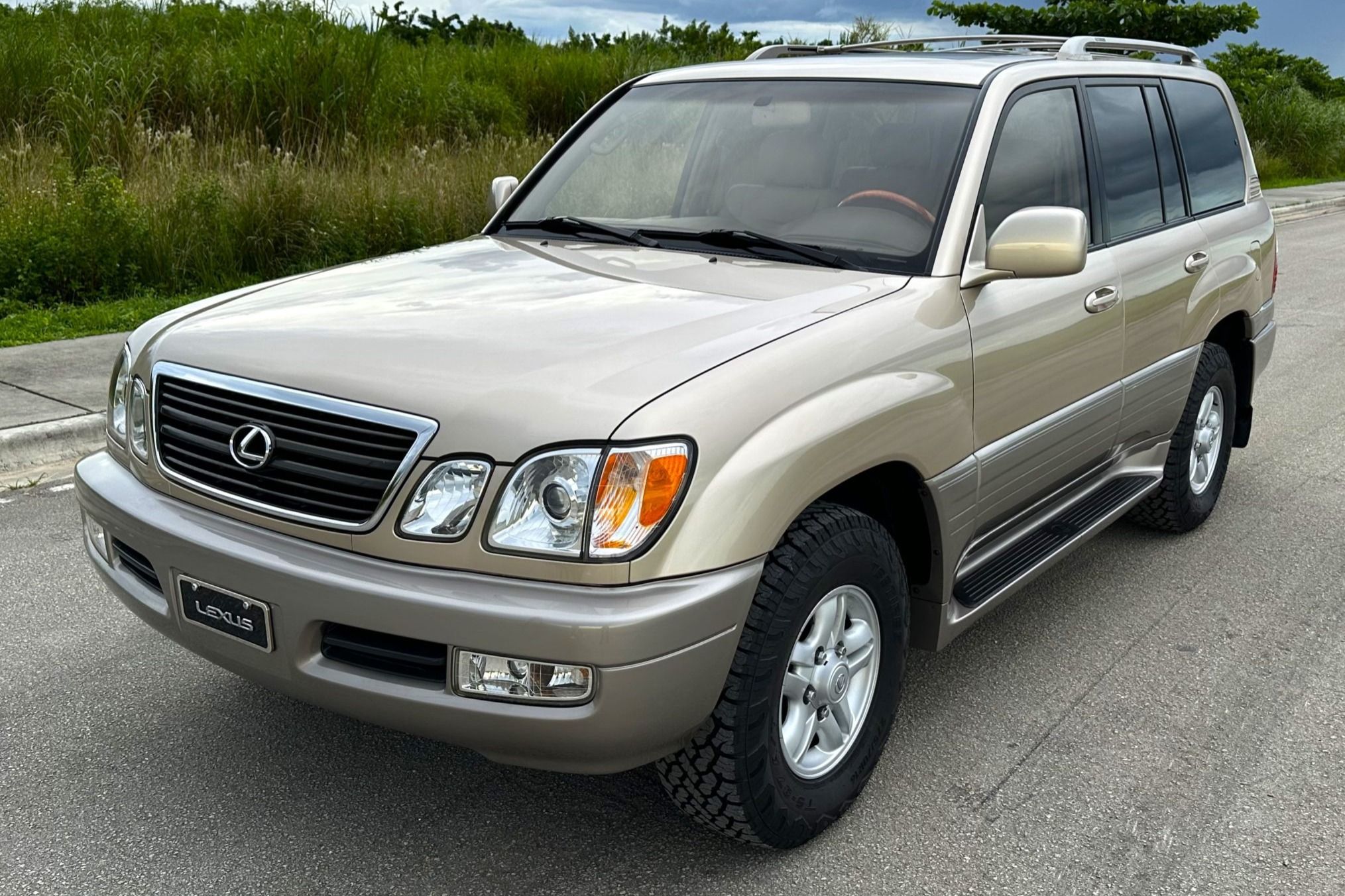 2000 Lexus LX