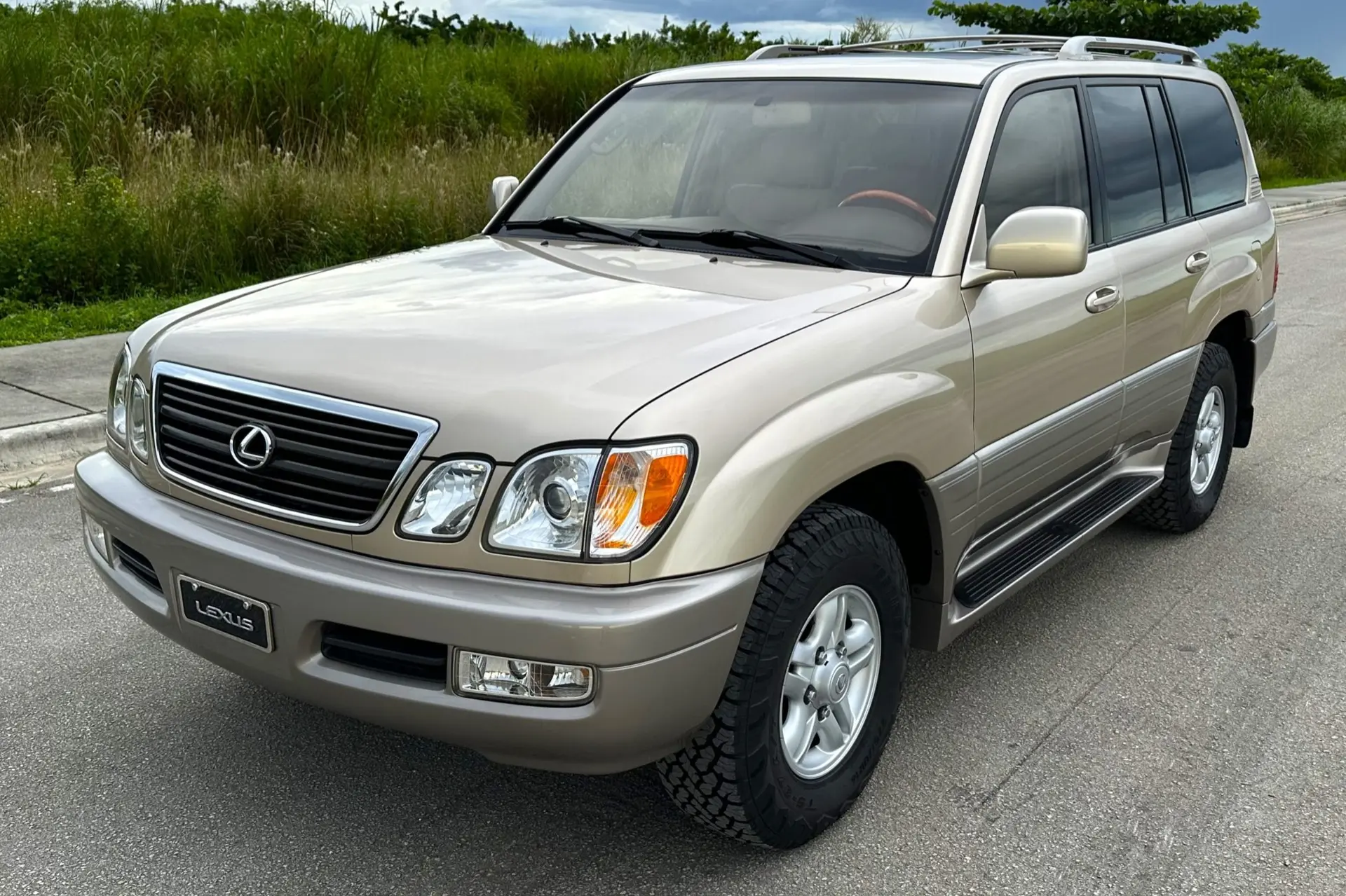 2000 Lexus LX