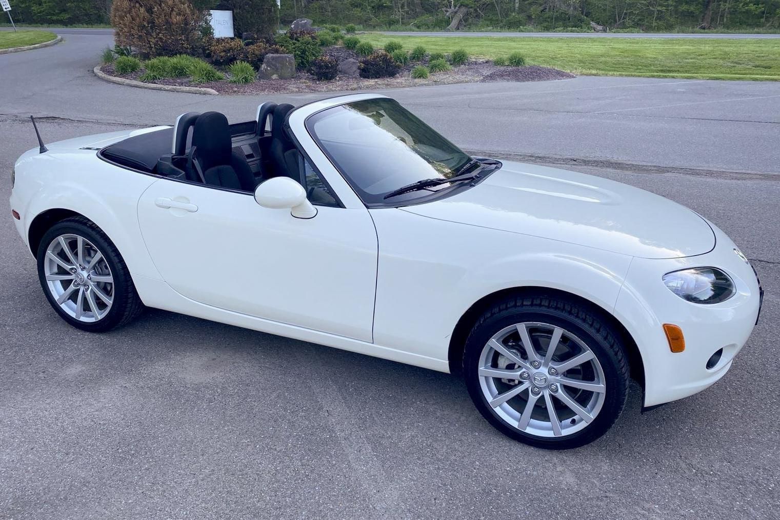2006 Mazda MX-5 Miata