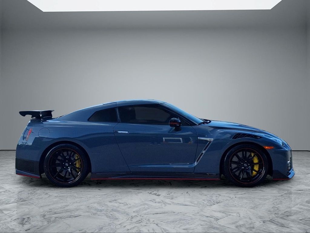 2021 Nissan GT-R NISMO