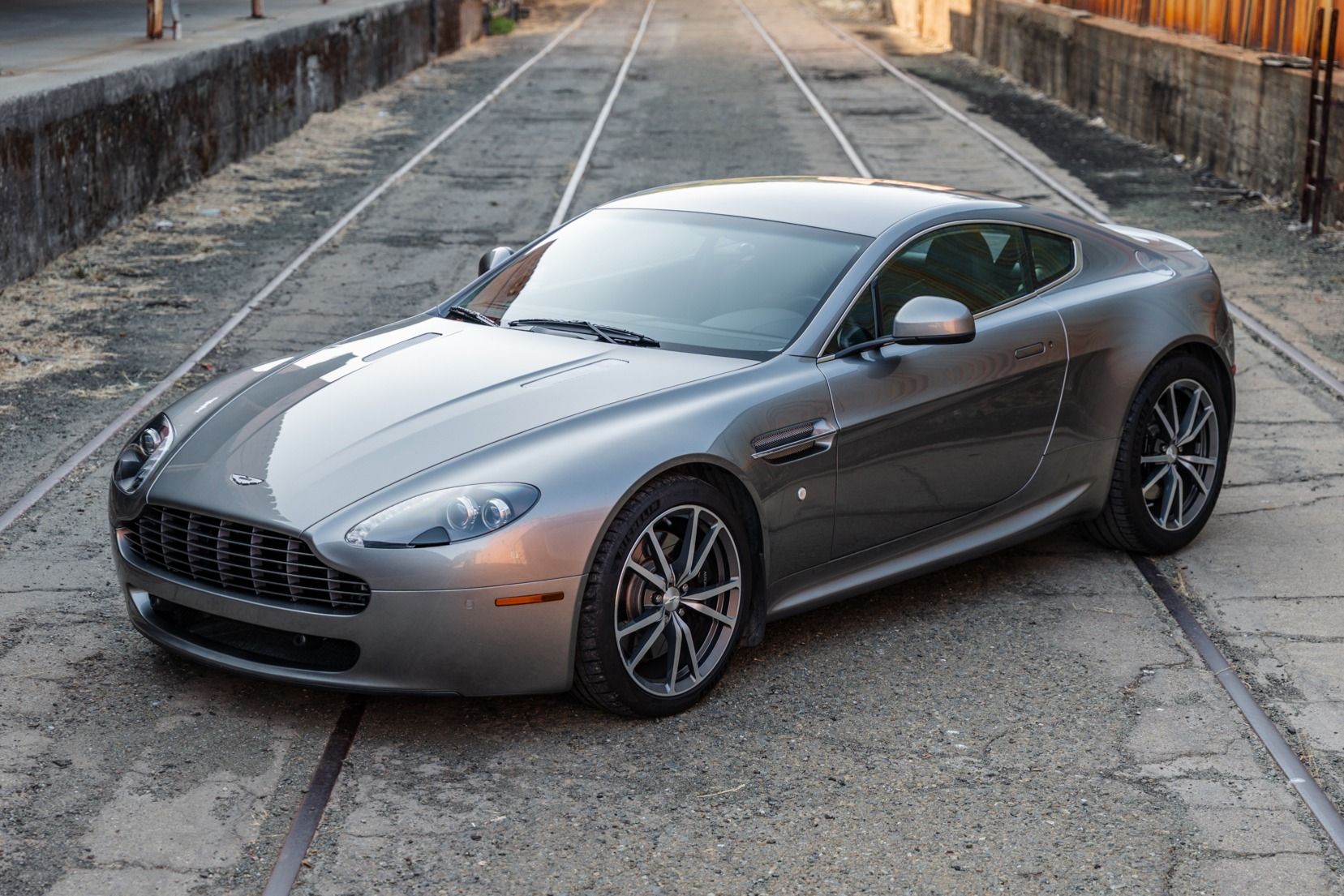 2011 Aston Martin Vantage Vantage 4.7 Coupe
