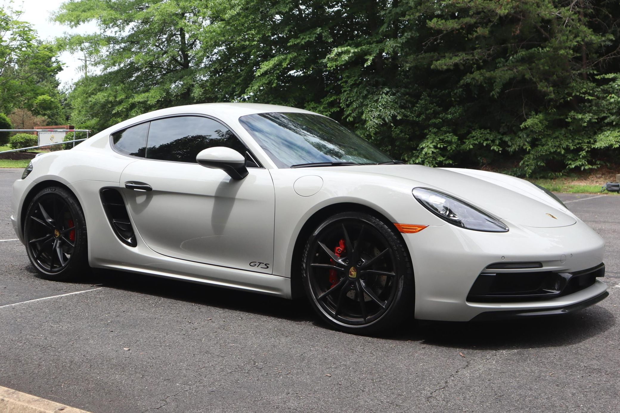 2019 Porsche Cayman