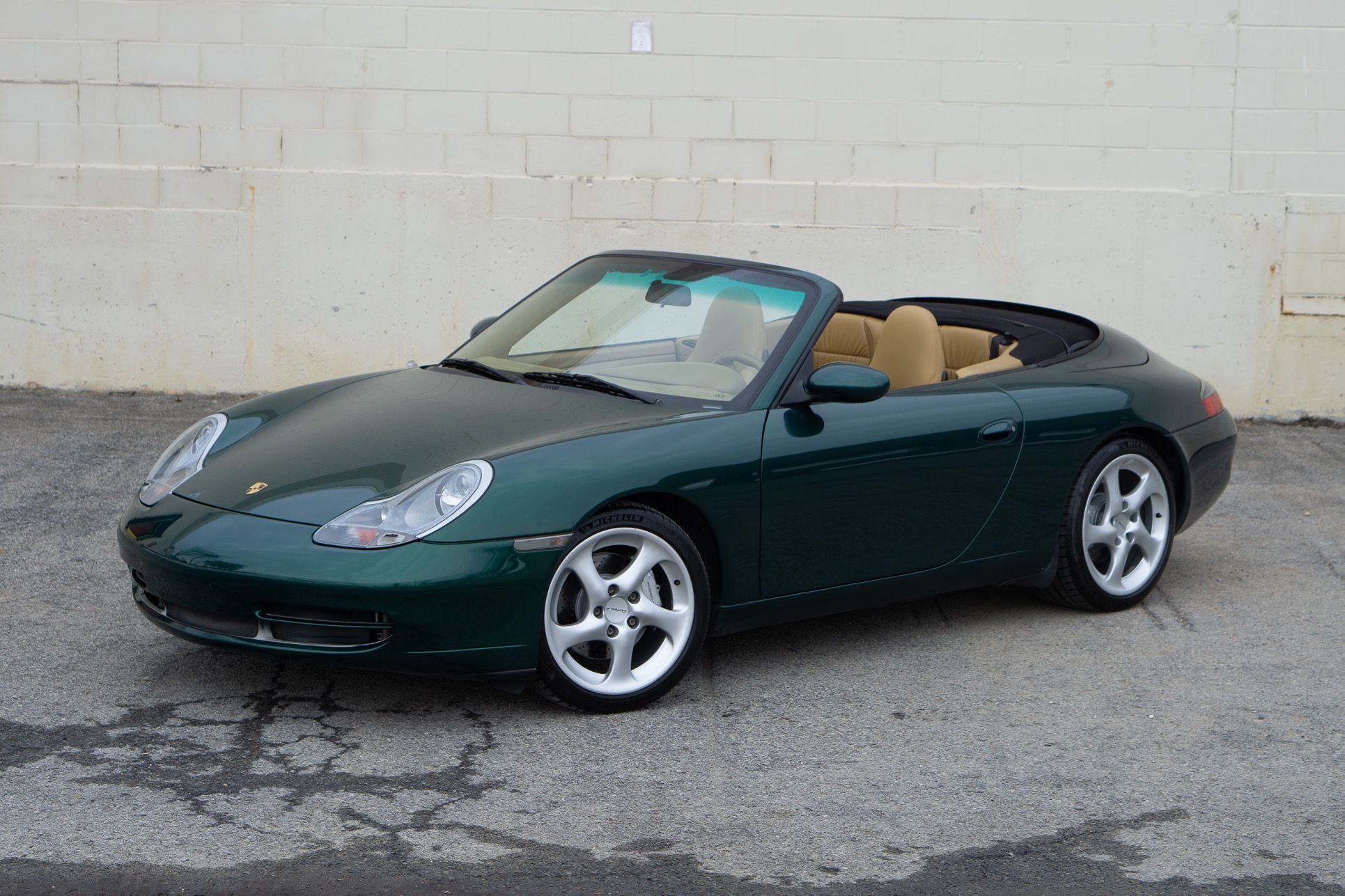 2000 Porsche 911 Carrera 4 Cabriolet