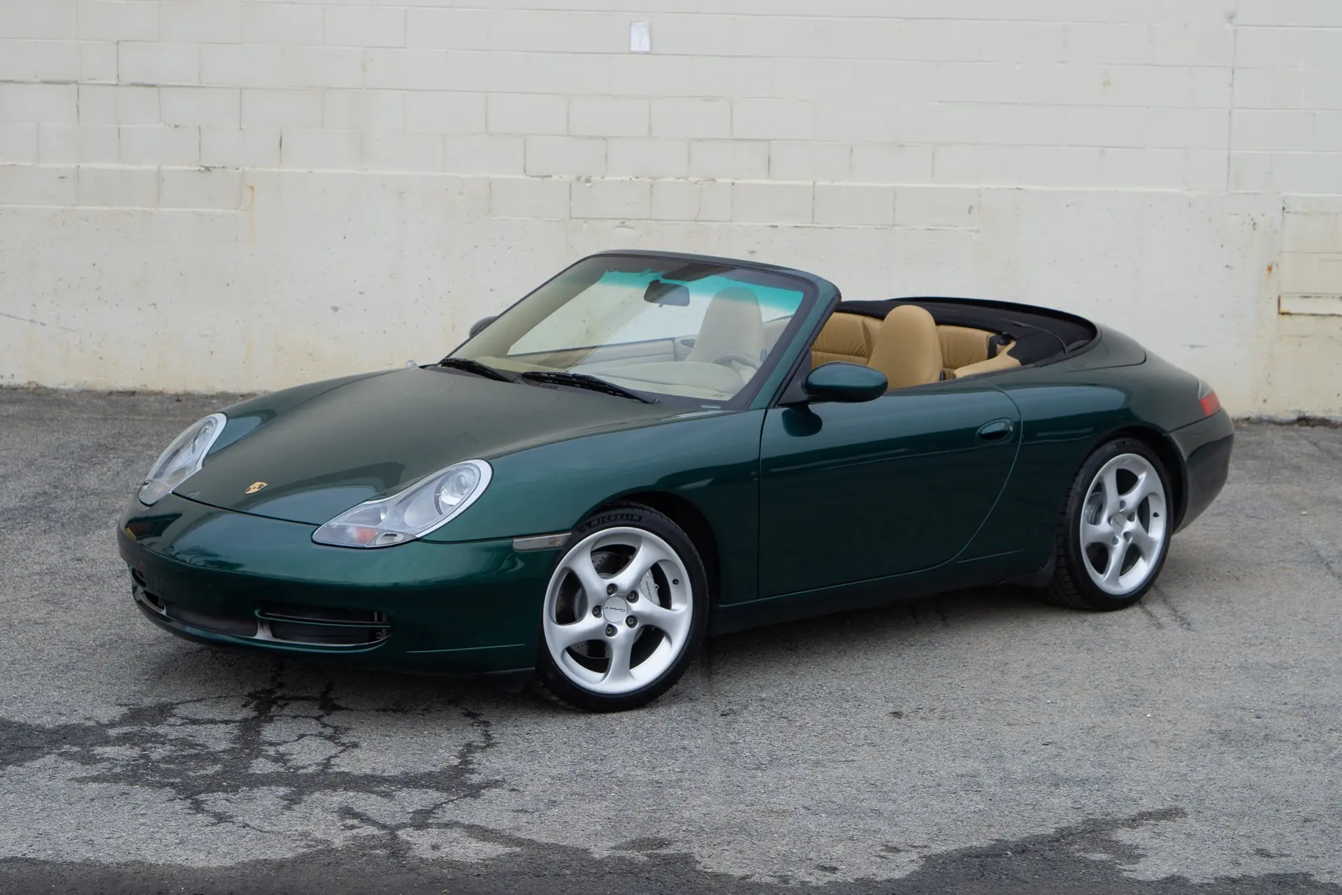 2000 Porsche 911 Carrera 4 Cabriolet