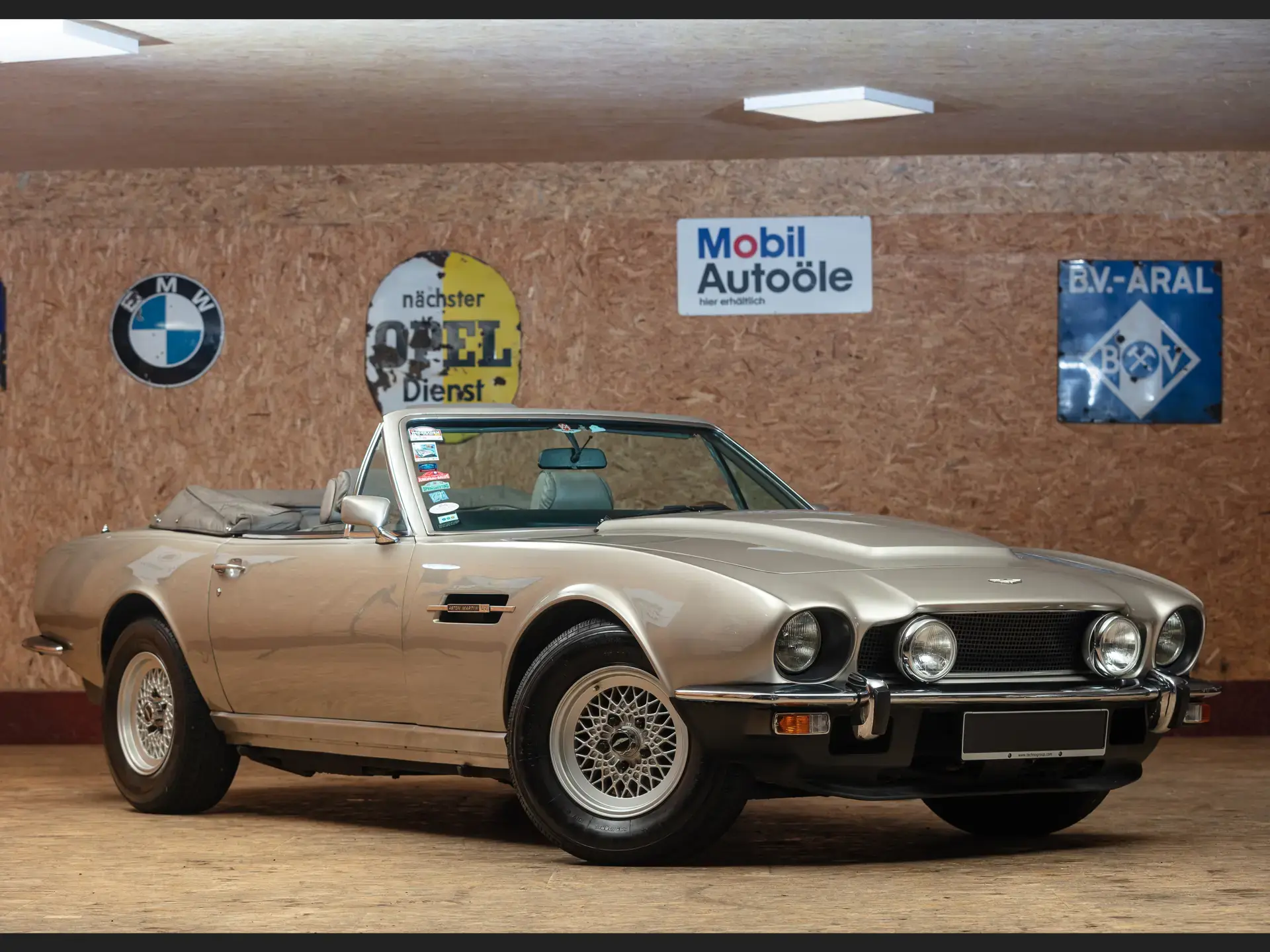 1978 Aston Martin V8 Volante