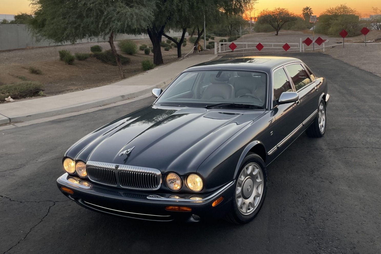 2000 Jaguar XJ