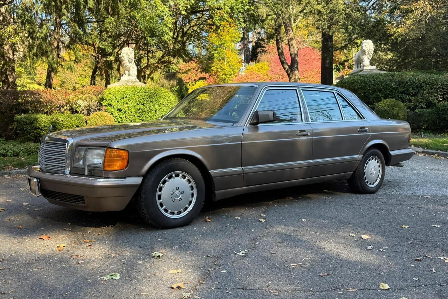 1987 Mercedes-Benz S-Class