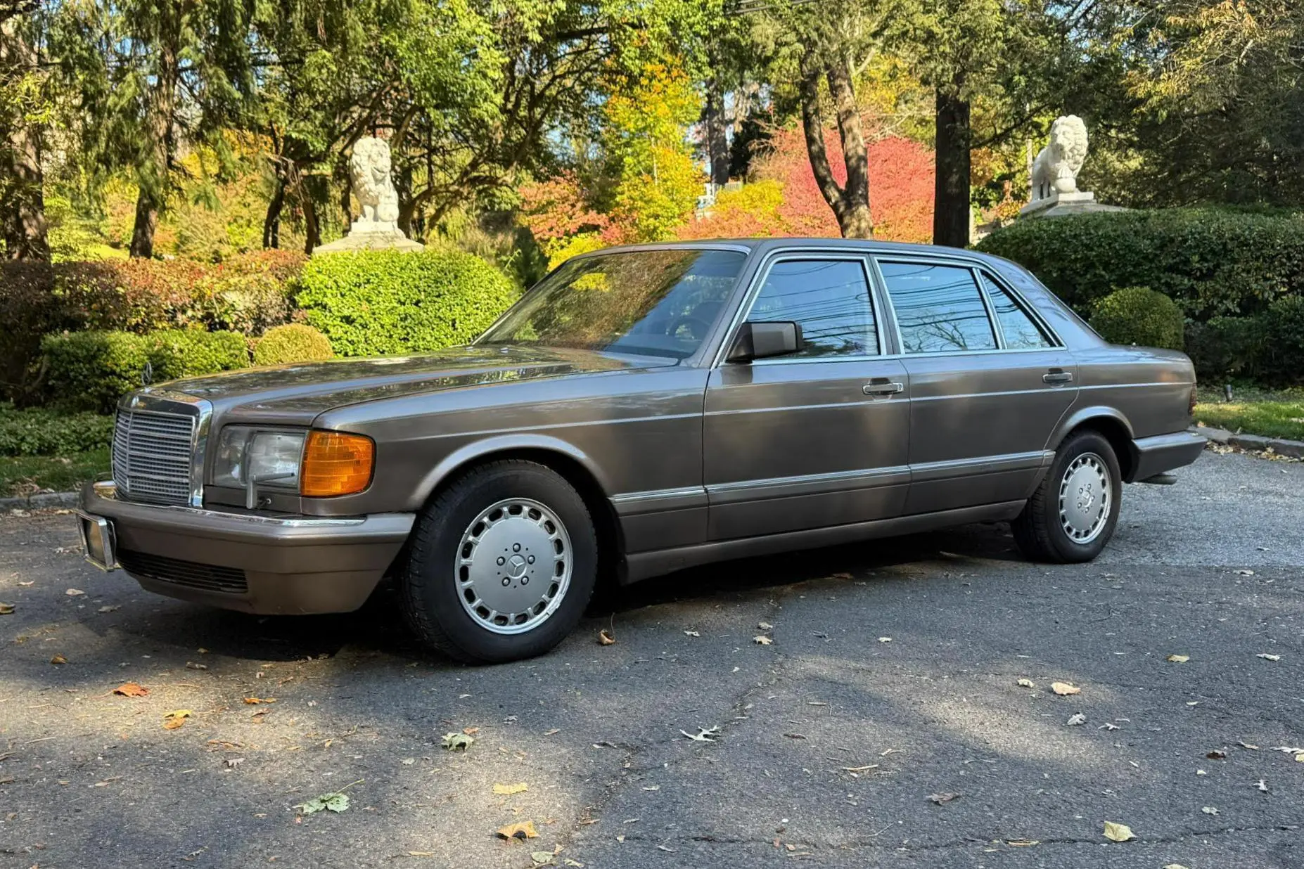 1987 Mercedes-Benz S-Class