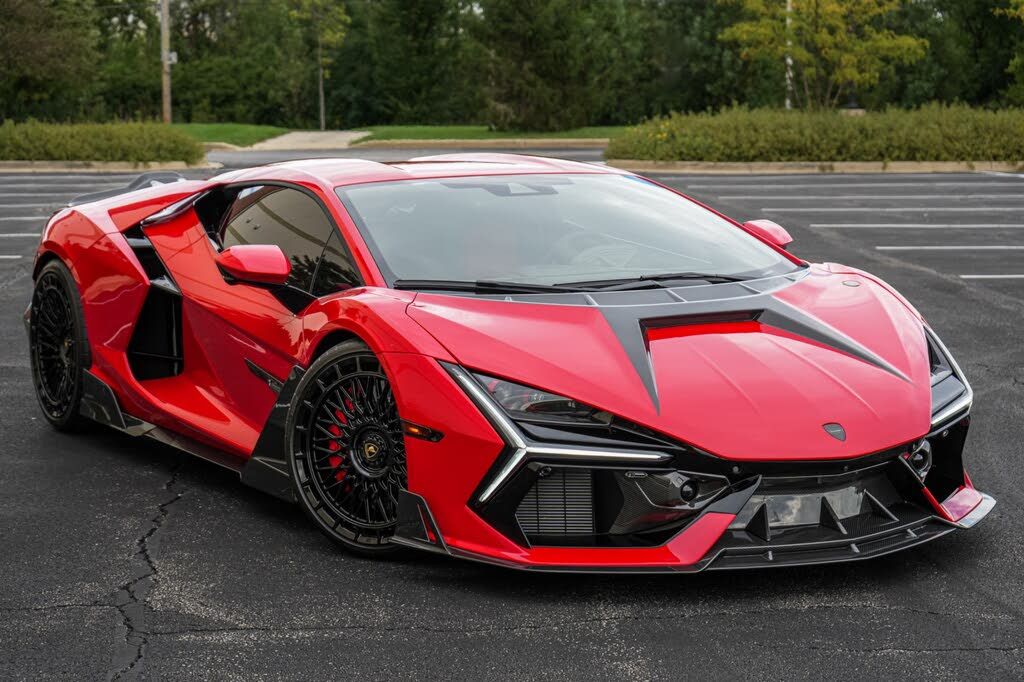 2025 Lamborghini Revuelto