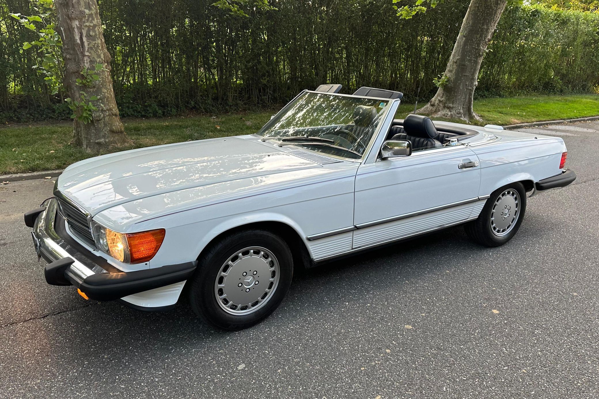 1988 Mercedes-Benz SL-Class 560SL
