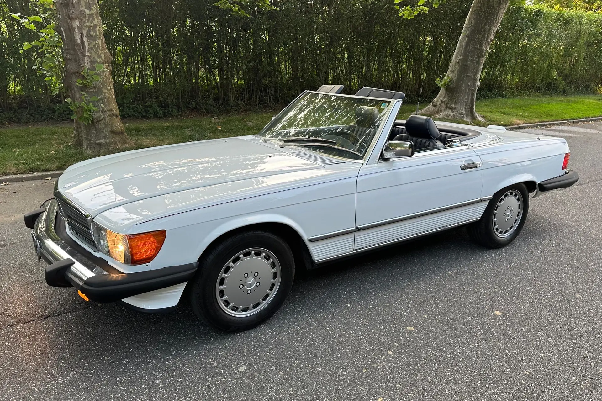 1988 Mercedes-Benz SL-Class 560SL