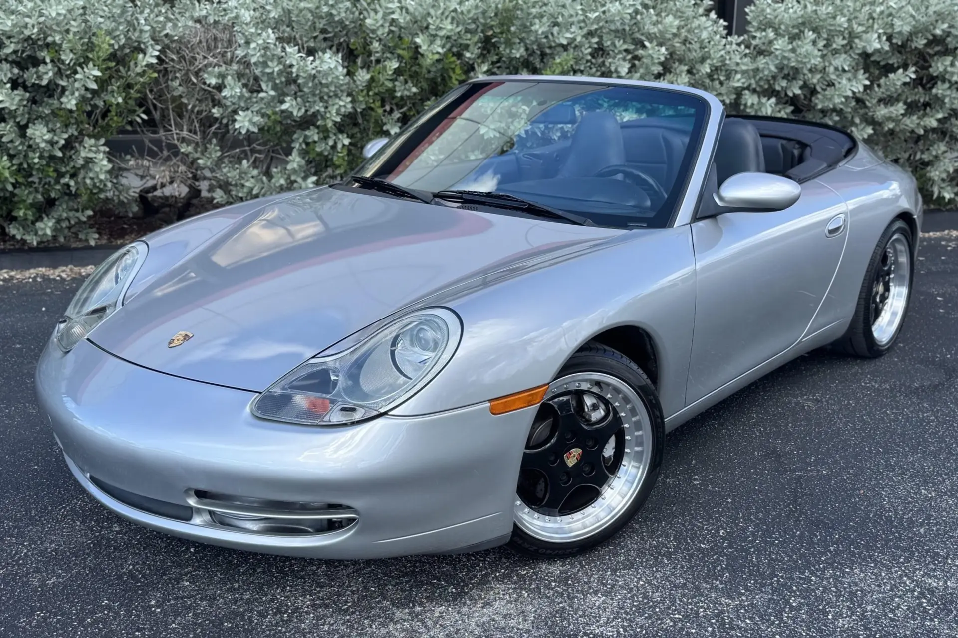 2000 Porsche 911 Carrera 4 Cabriolet