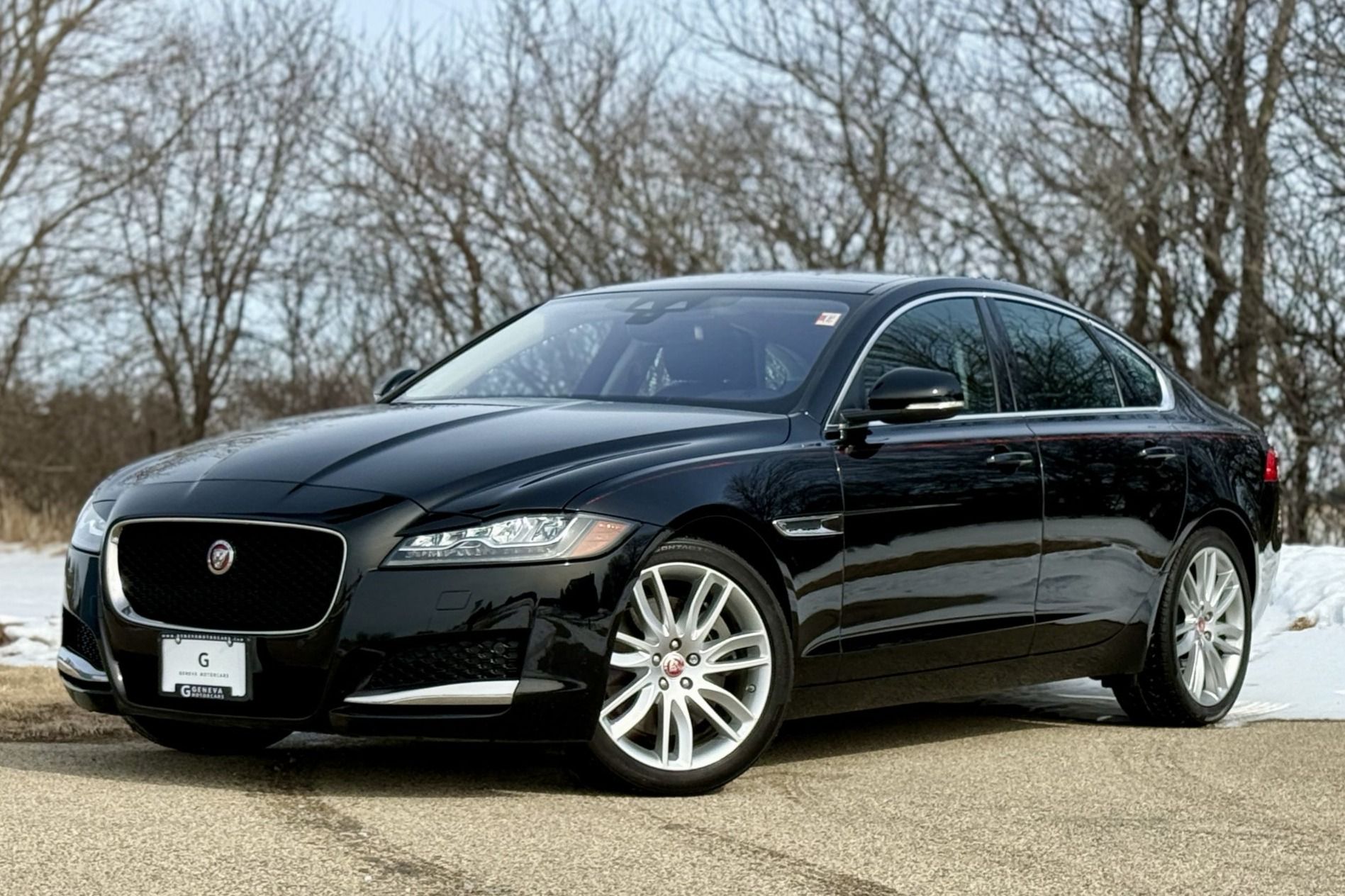 2017 Jaguar XF P300 R-Dynamic SE