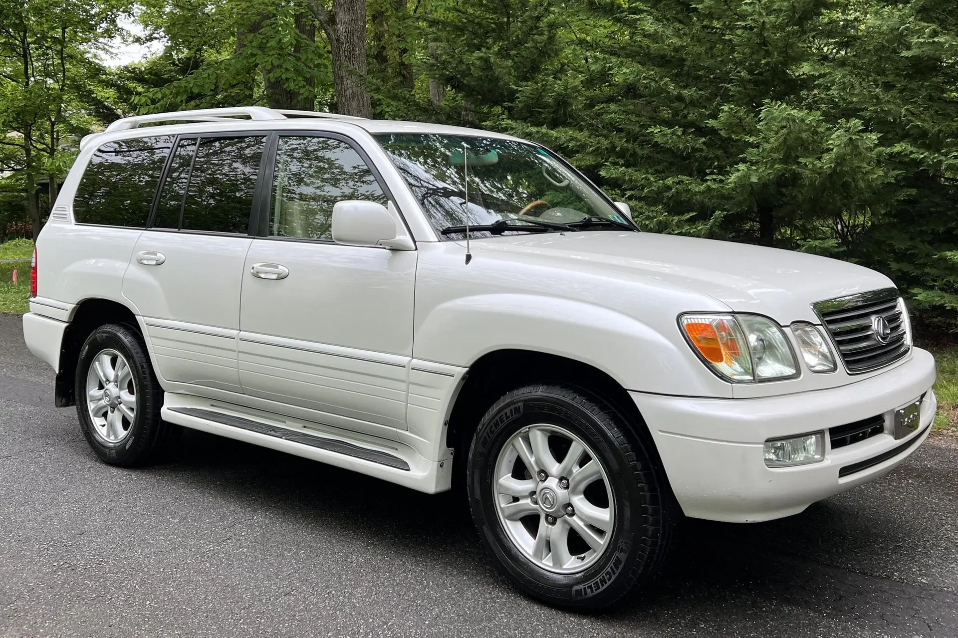 2004 Lexus LX