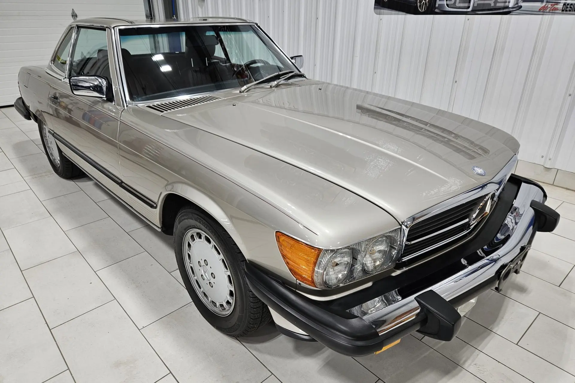 1988 Mercedes-Benz SL-Class 560SL