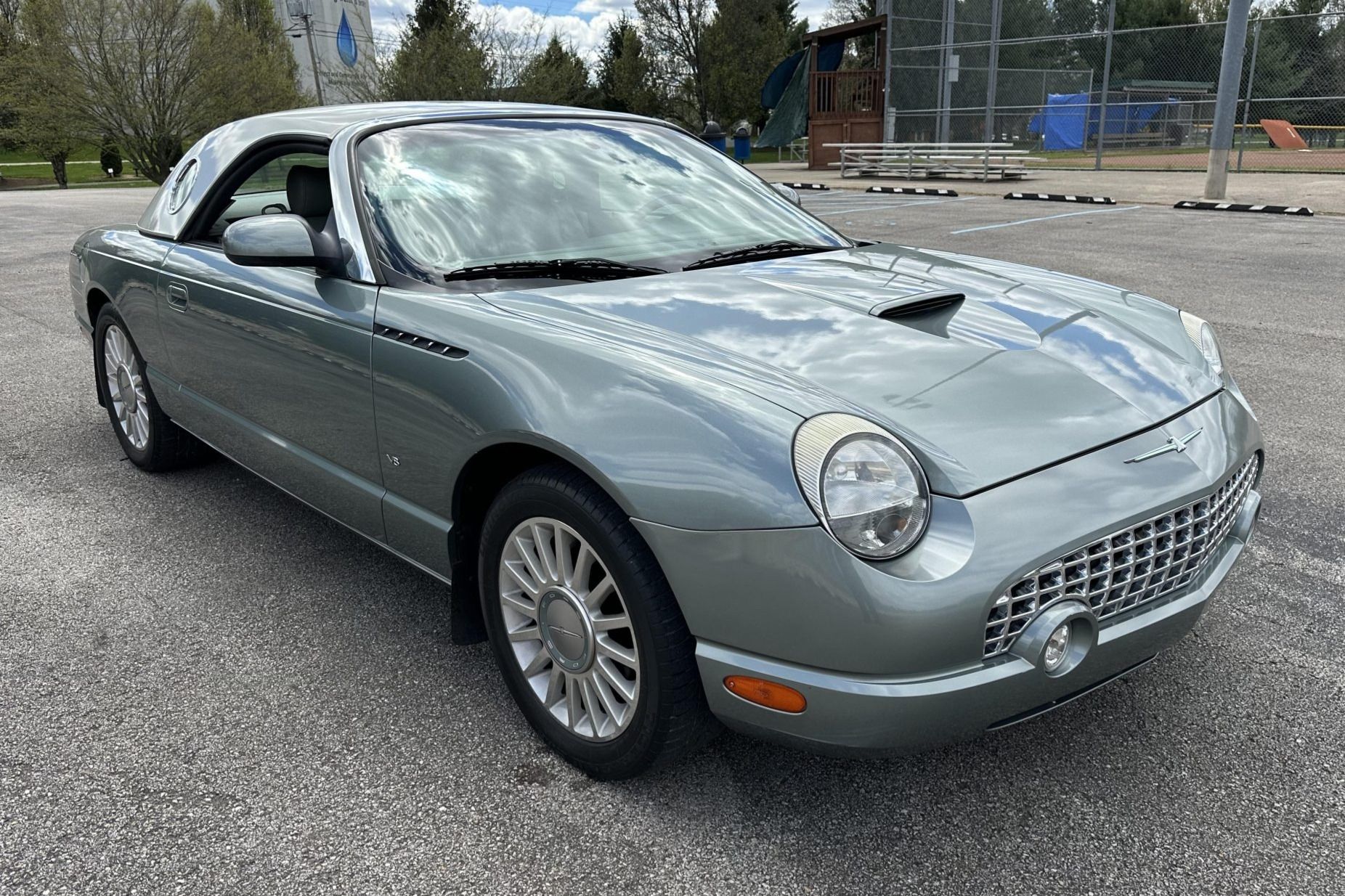 2004 Ford Thunderbird