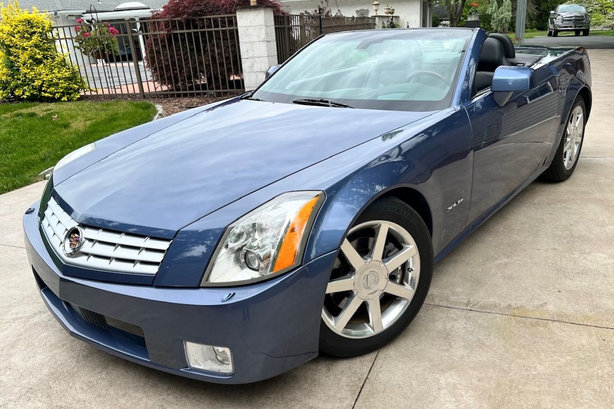 2005 Cadillac XLR