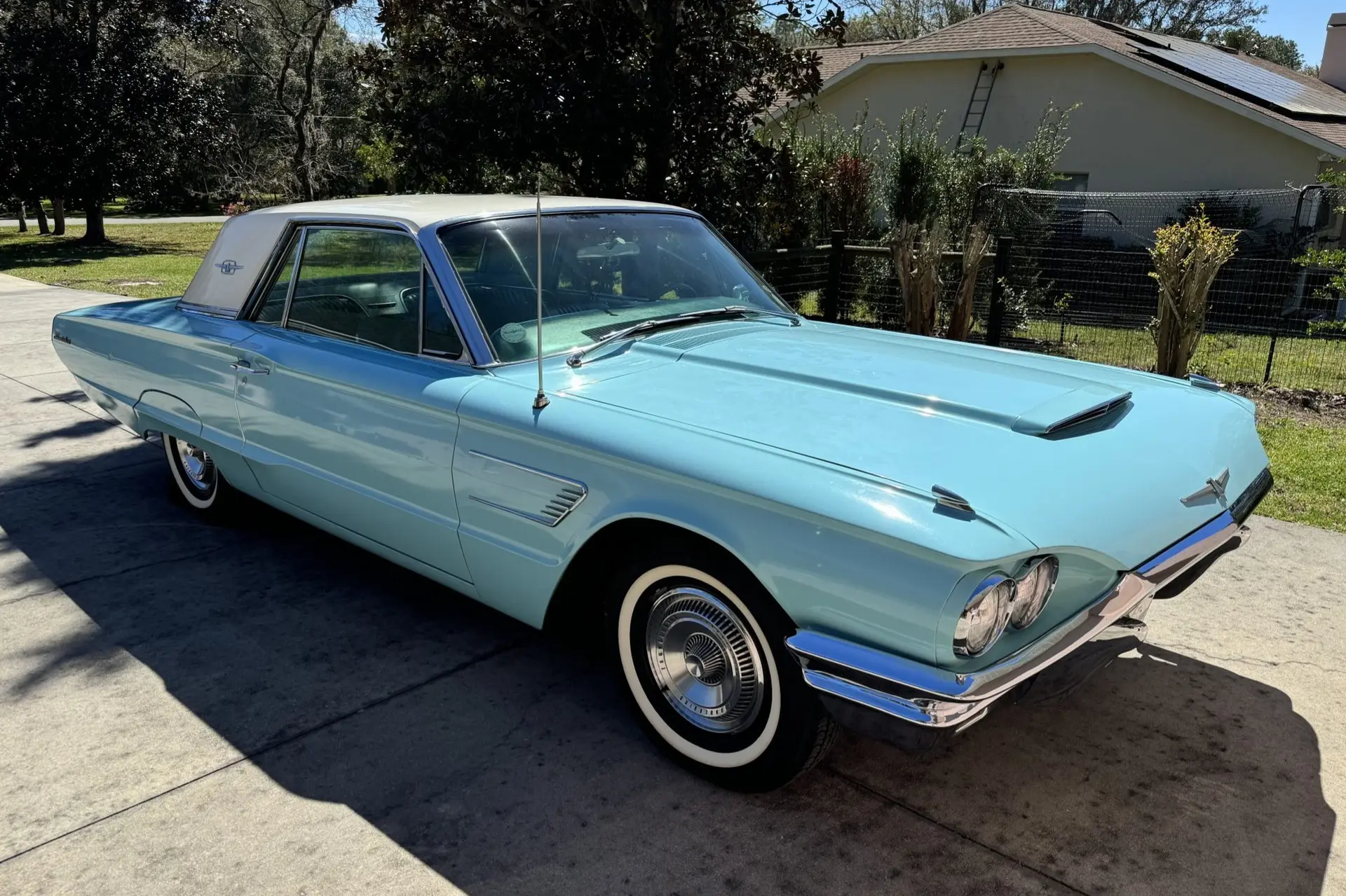 1965 Ford Thunderbird