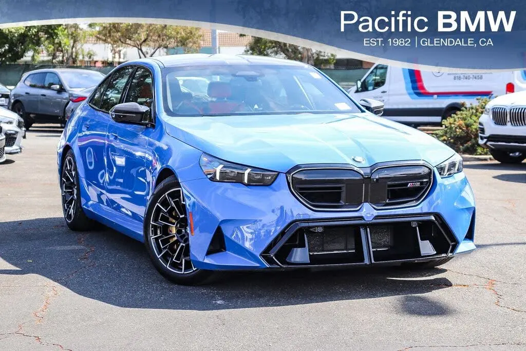 2025 BMW M5