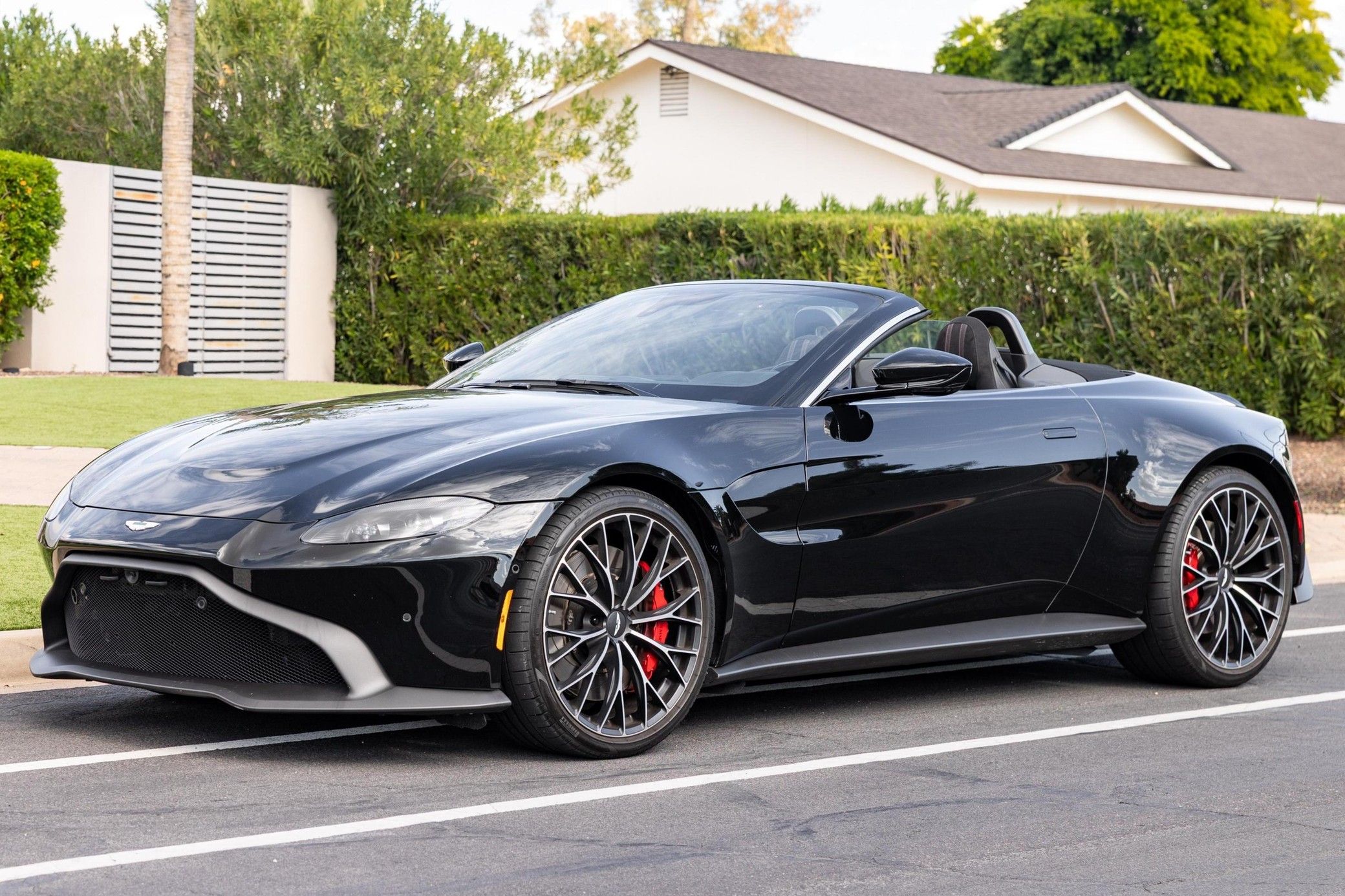 2023 Aston Martin Vantage Roadster
