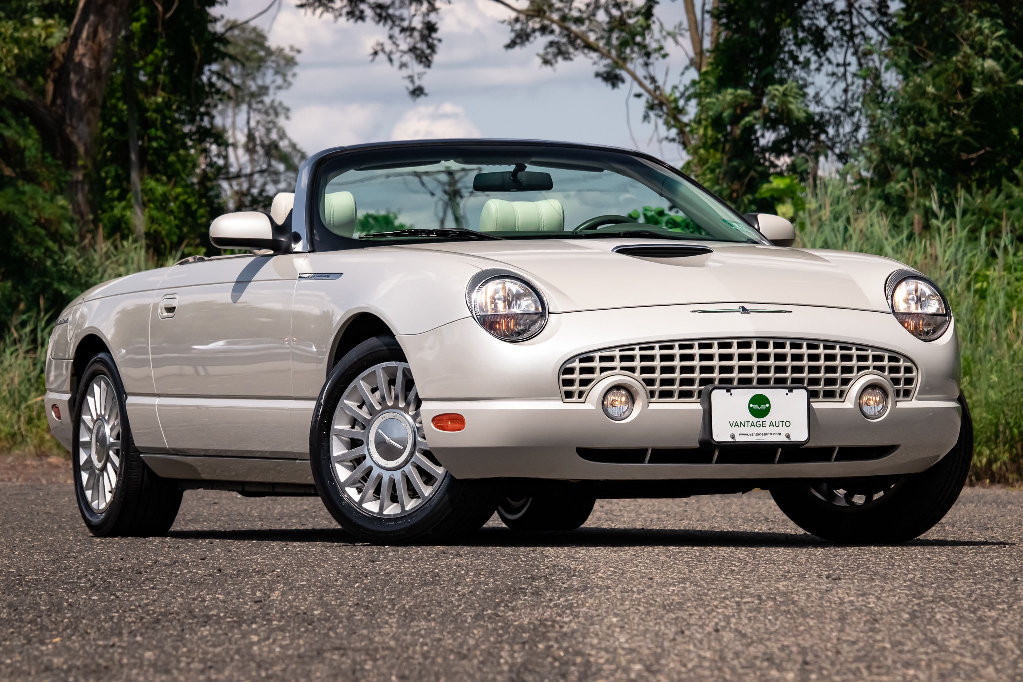 2005 Ford Thunderbird