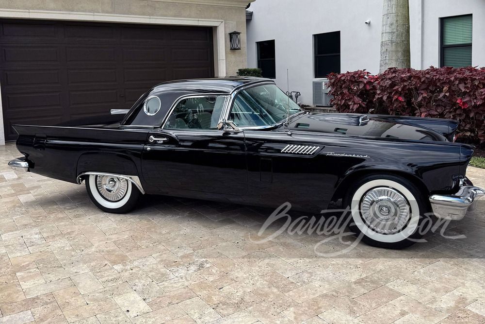1957 Ford Thunderbird