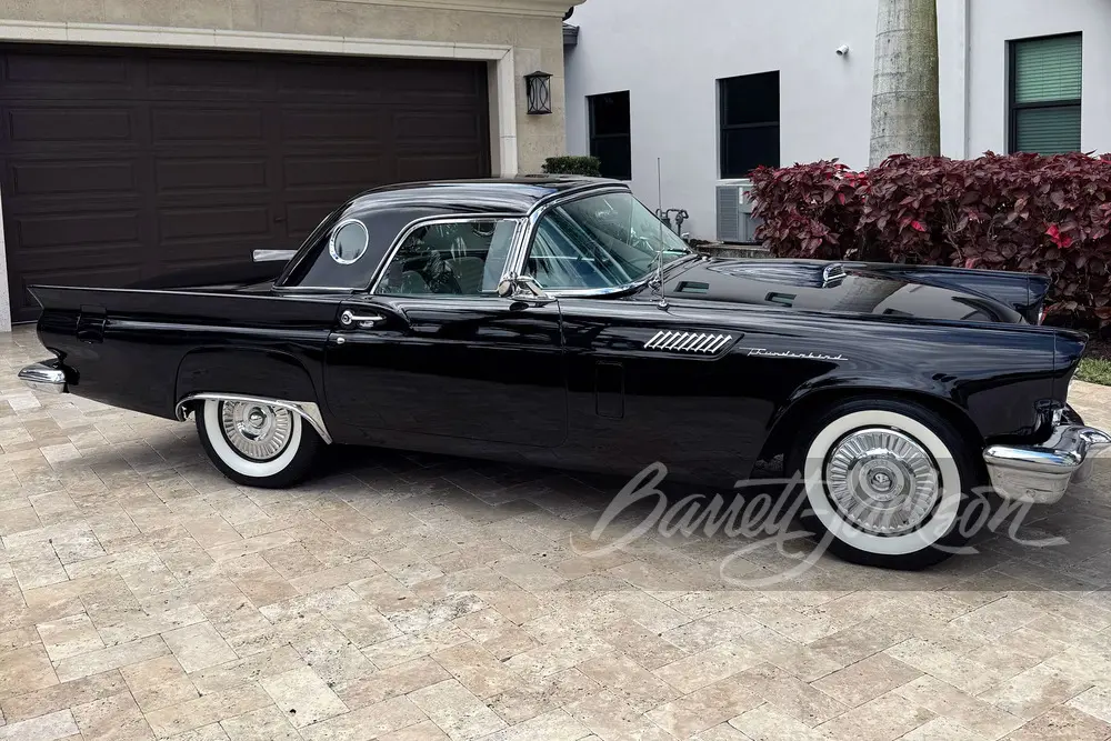 1957 Ford Thunderbird