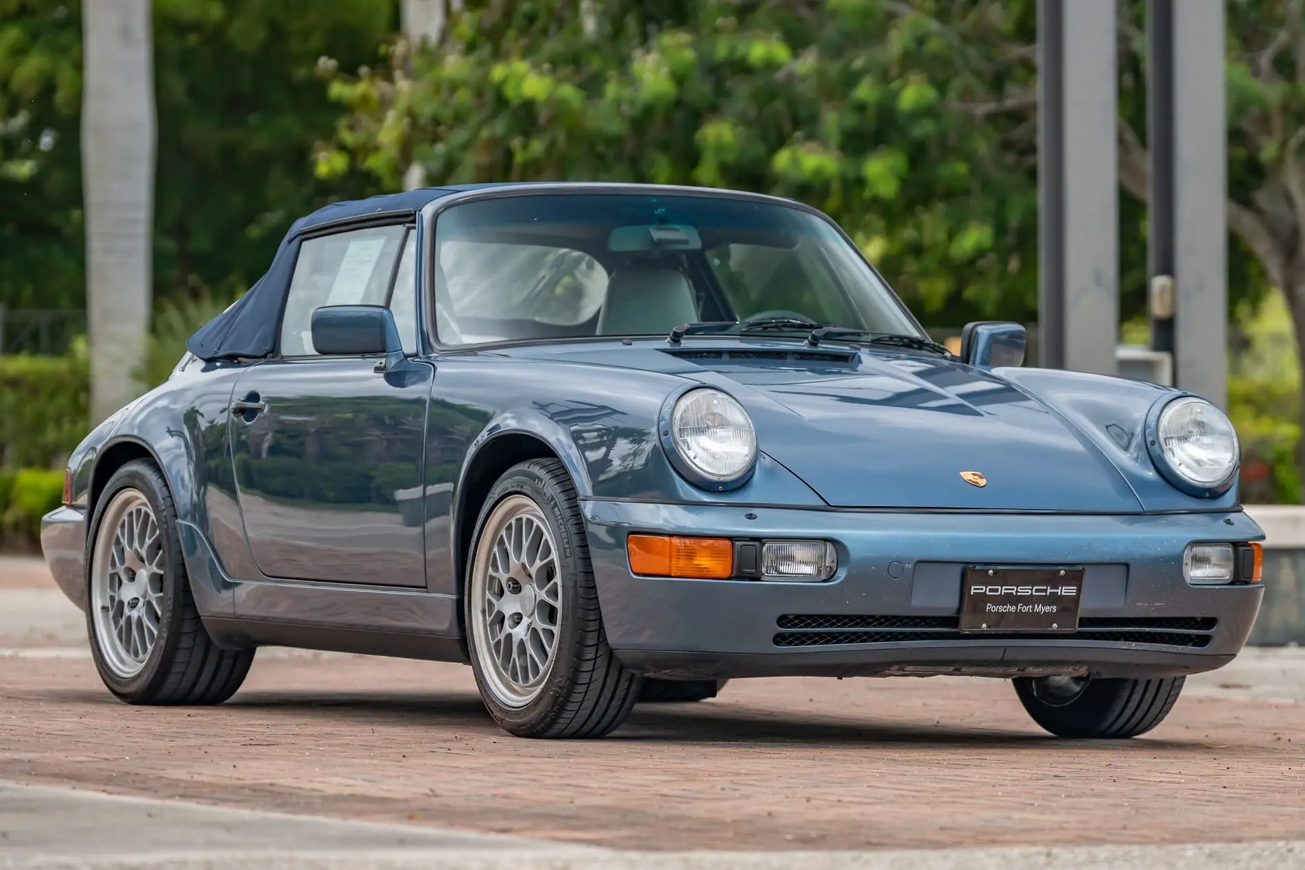 1990 Porsche 911 Carrera 4 Cabriolet