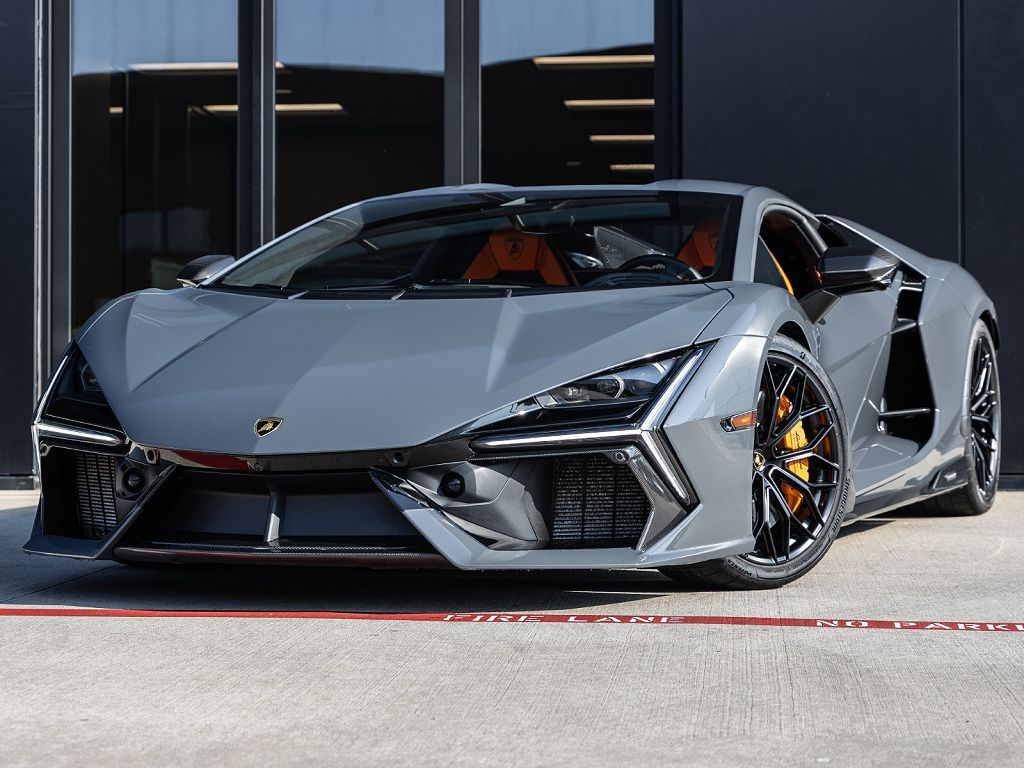 2025 Lamborghini Revuelto