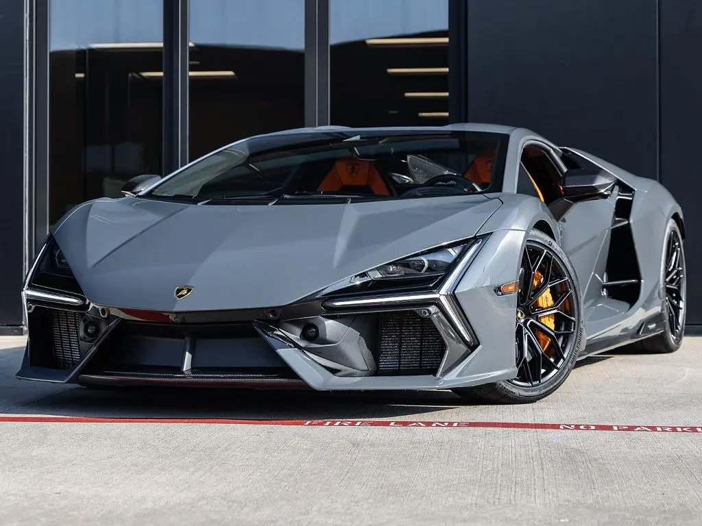2025 Lamborghini Revuelto