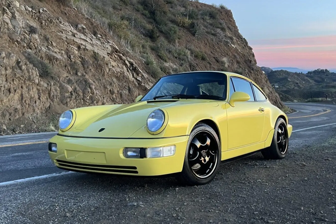 1992 Porsche 911 Carrera 2