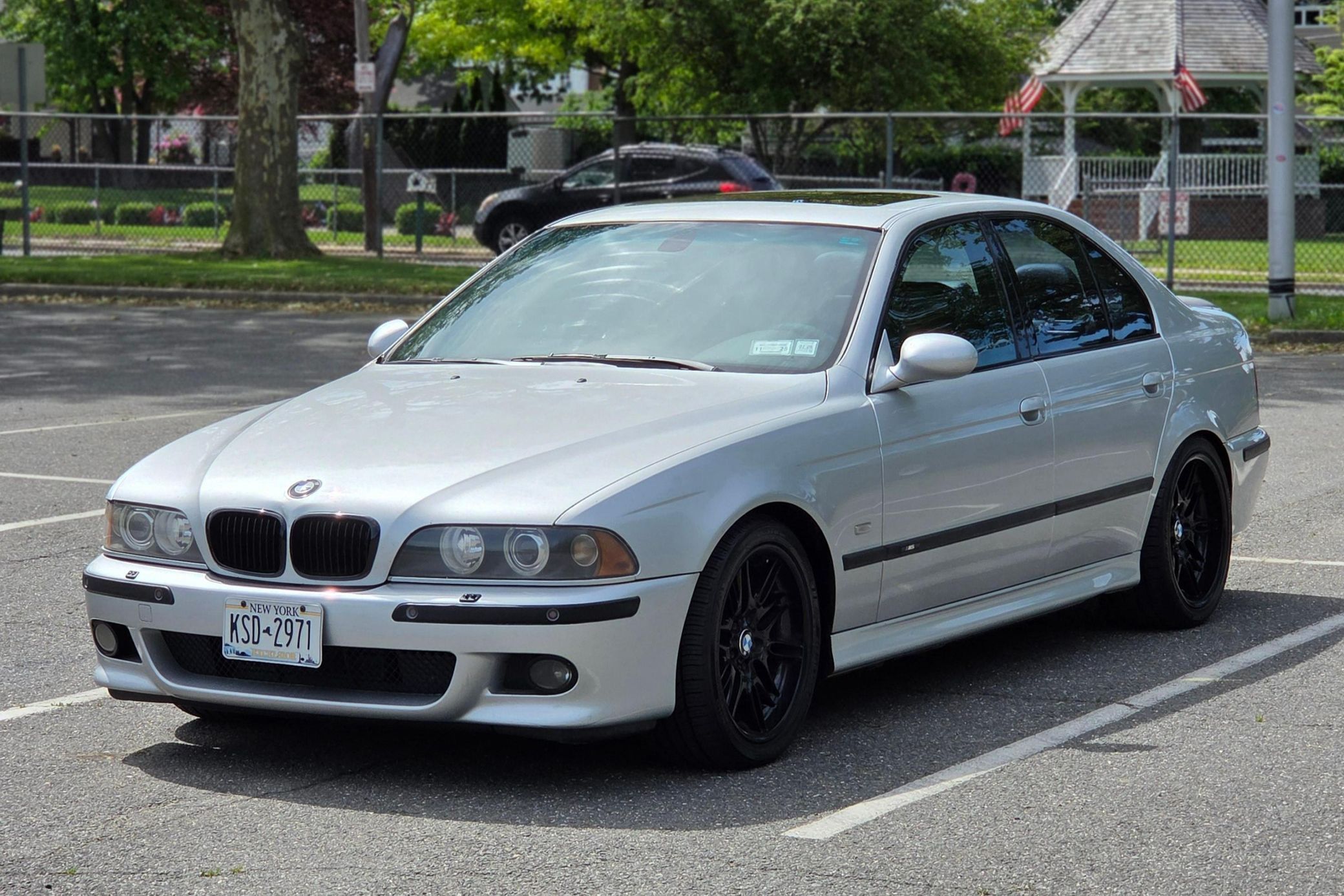 2002 BMW M5