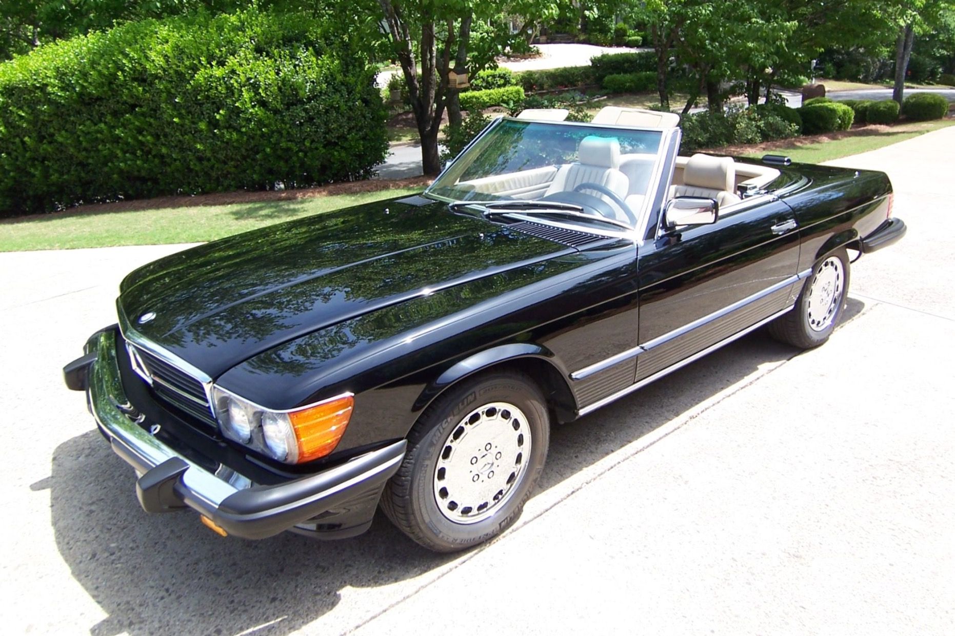 1988 Mercedes-Benz SL-Class 560SL