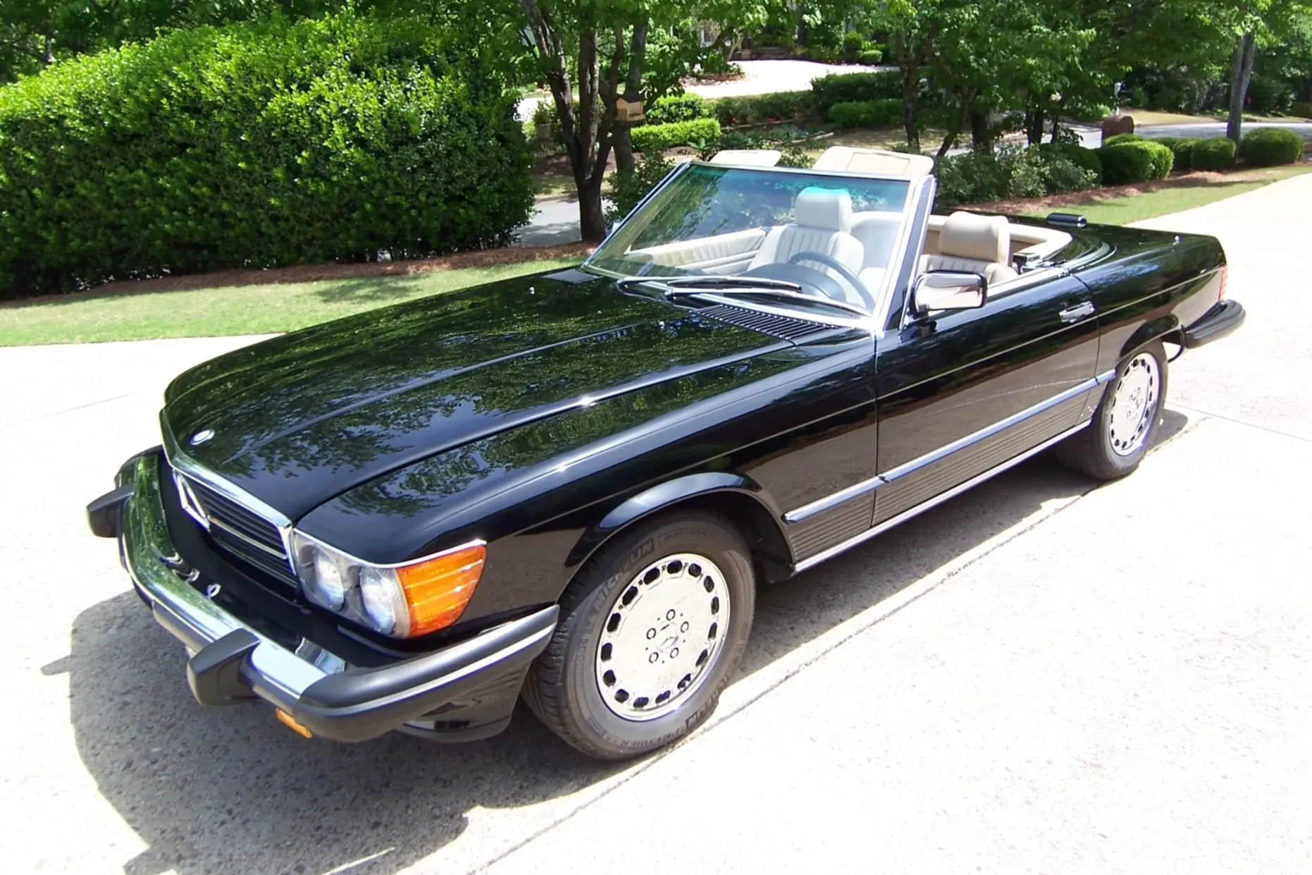 1988 Mercedes-Benz SL-Class 560SL