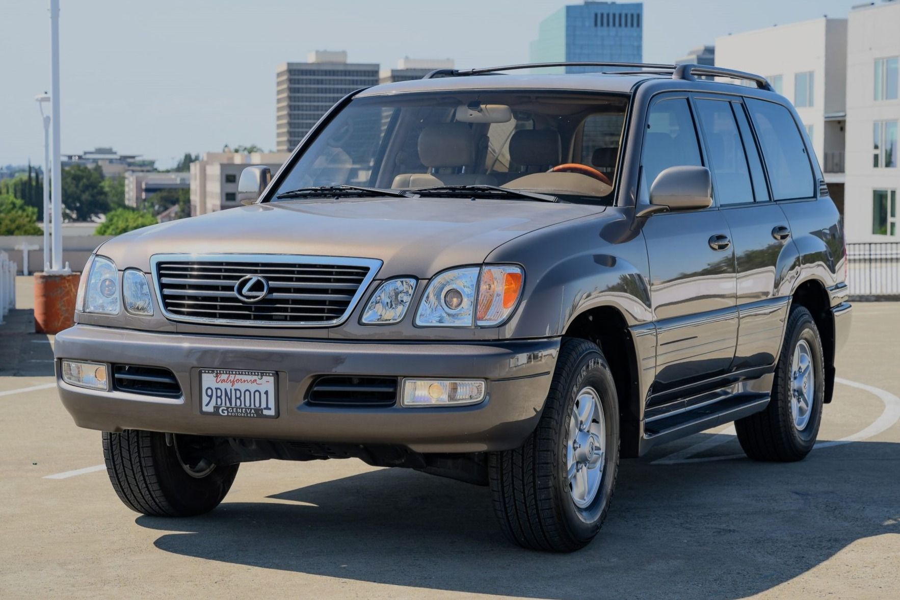 2000 Lexus LX