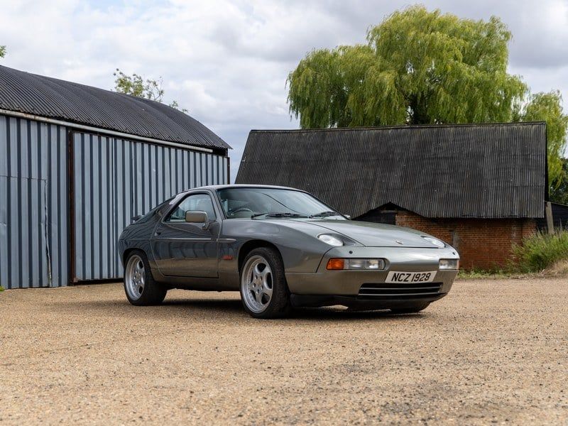 1988 Porsche 928 S4