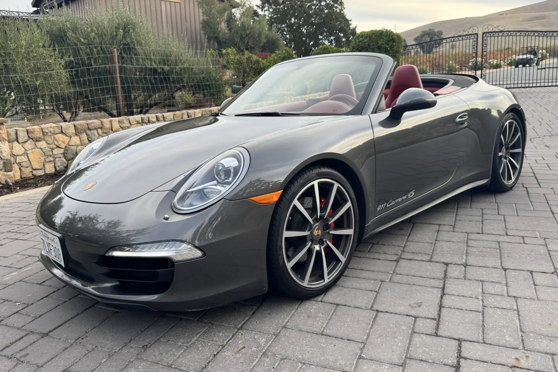 2013 Porsche 911 Carrera 4S Cabriolet