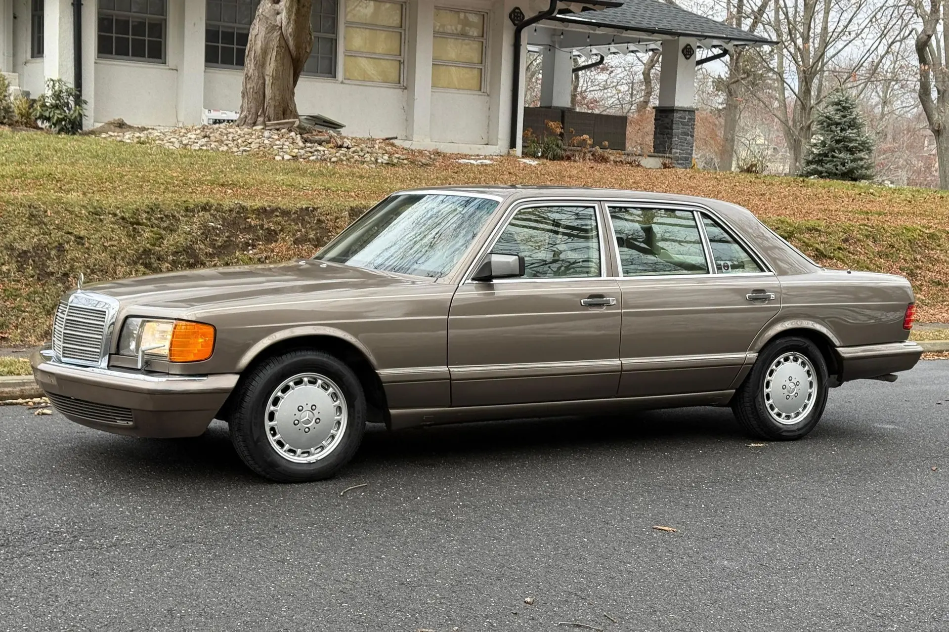 1991 Mercedes-Benz S-Class