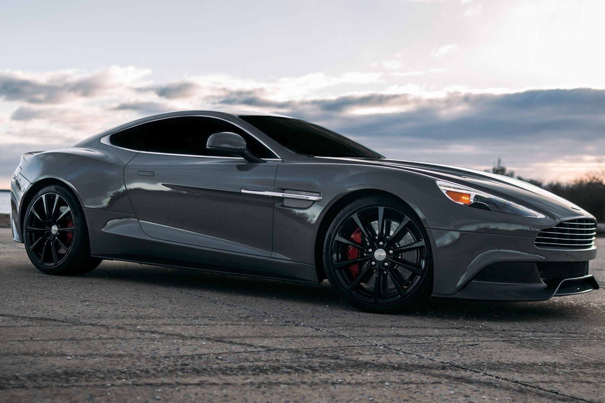 2014 Aston Martin Vanquish Coupe