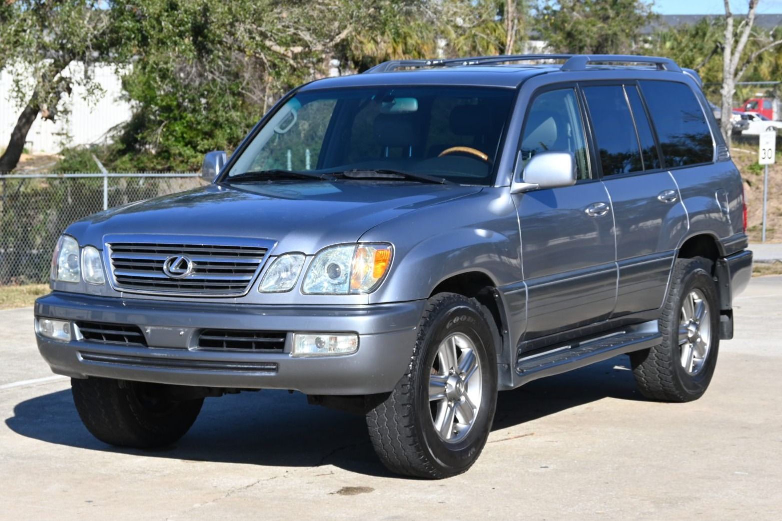 2005 Lexus LX