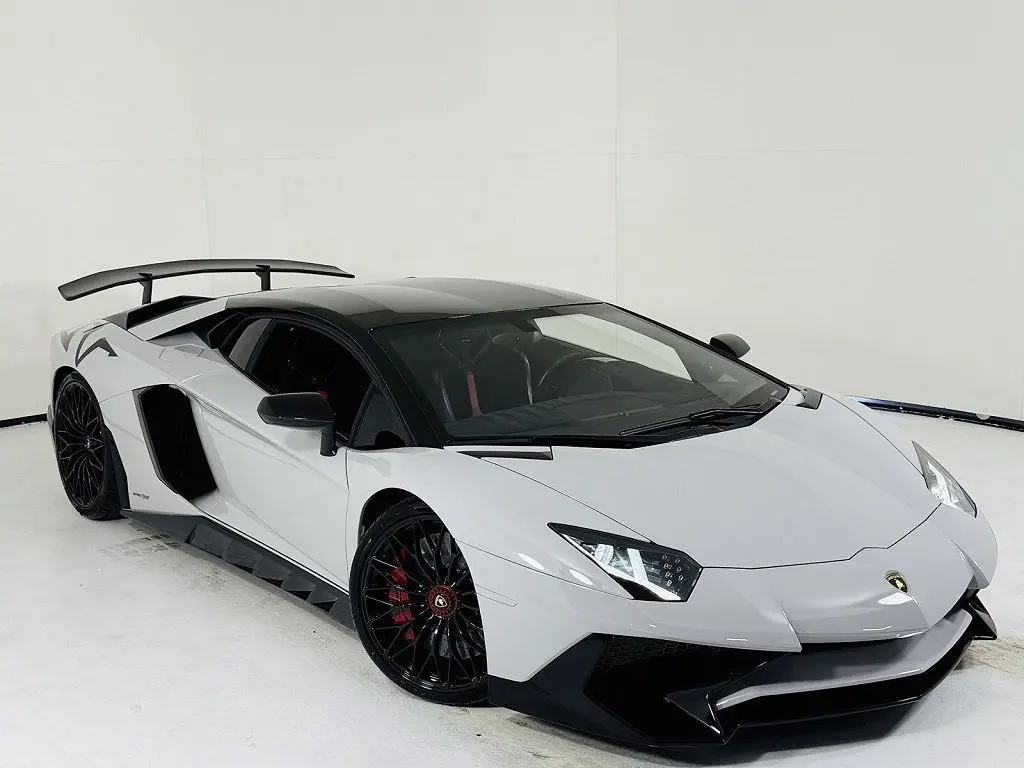 2016 Lamborghini Aventador LP700-4