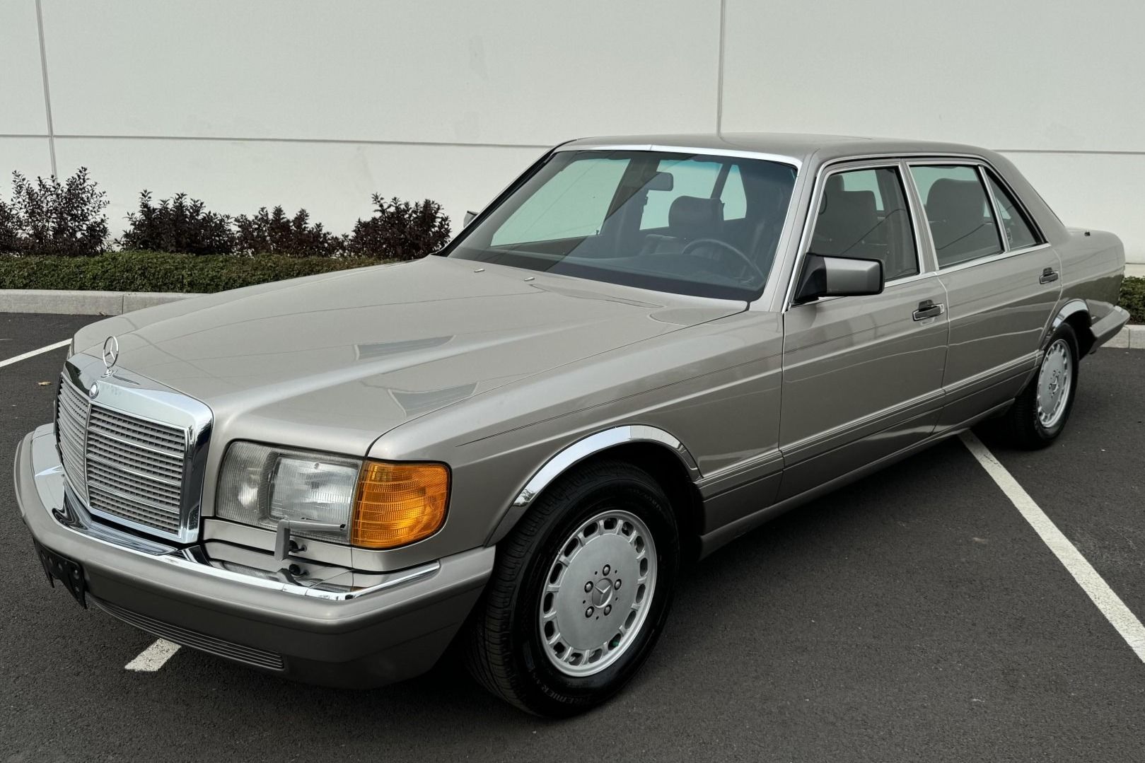 1987 Mercedes-Benz SL-Class 560SL